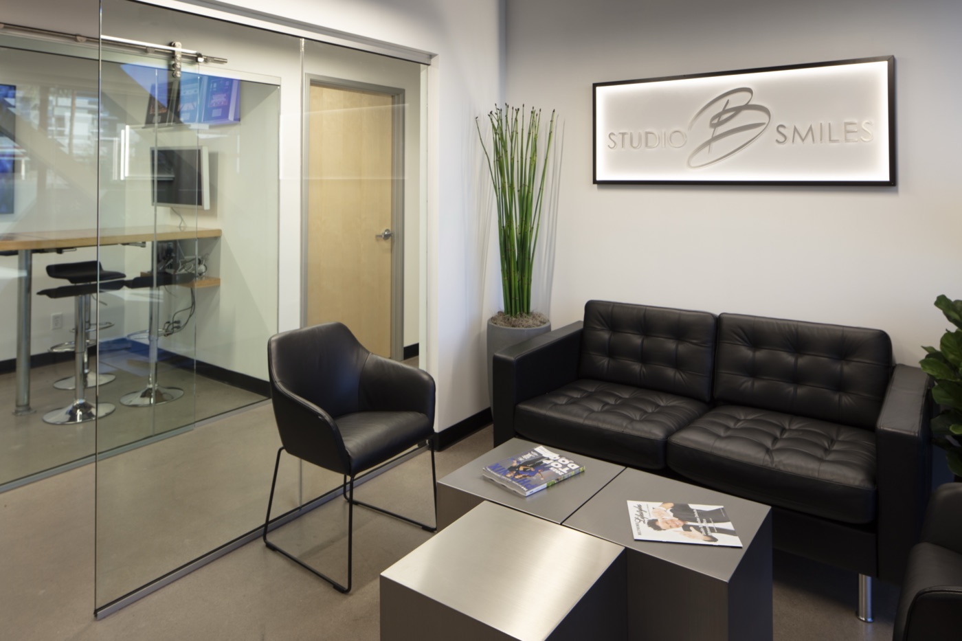 Studio B Smiles — Lounge